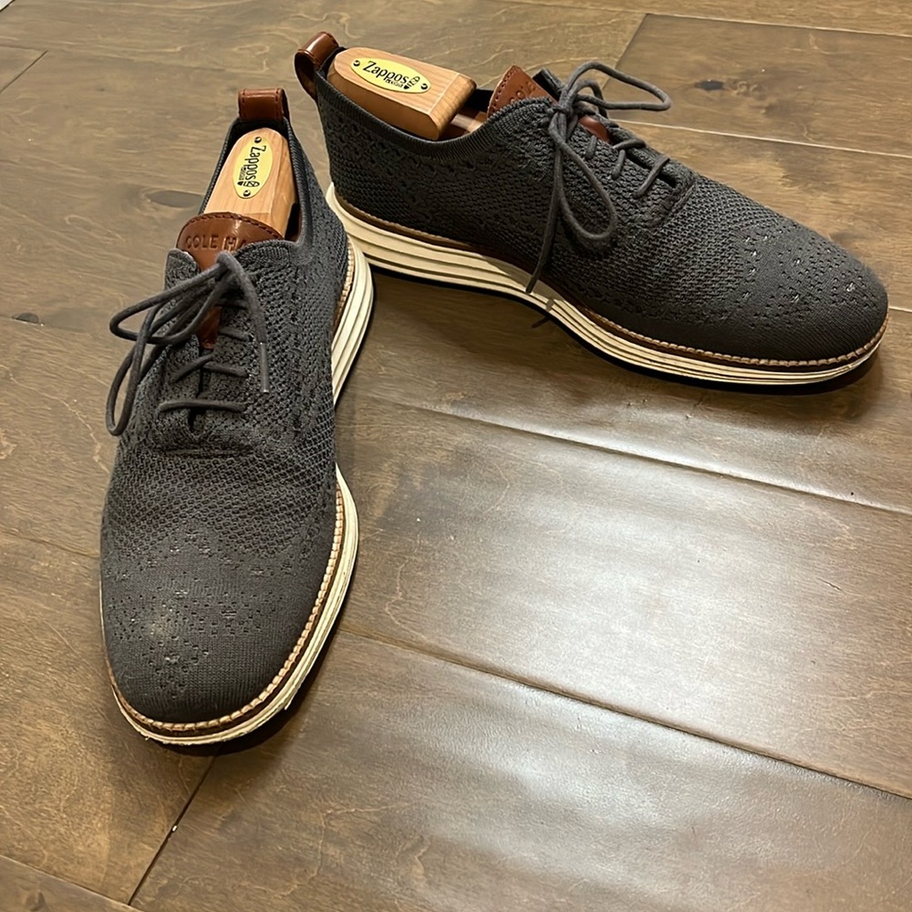 Cole Haan men’s gray original grand oxford size 9.5. Shoe trees not included